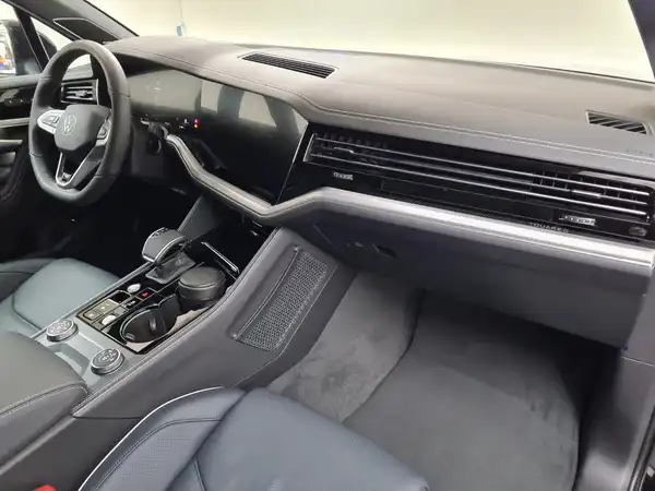 VW TOUAREG (18/18)