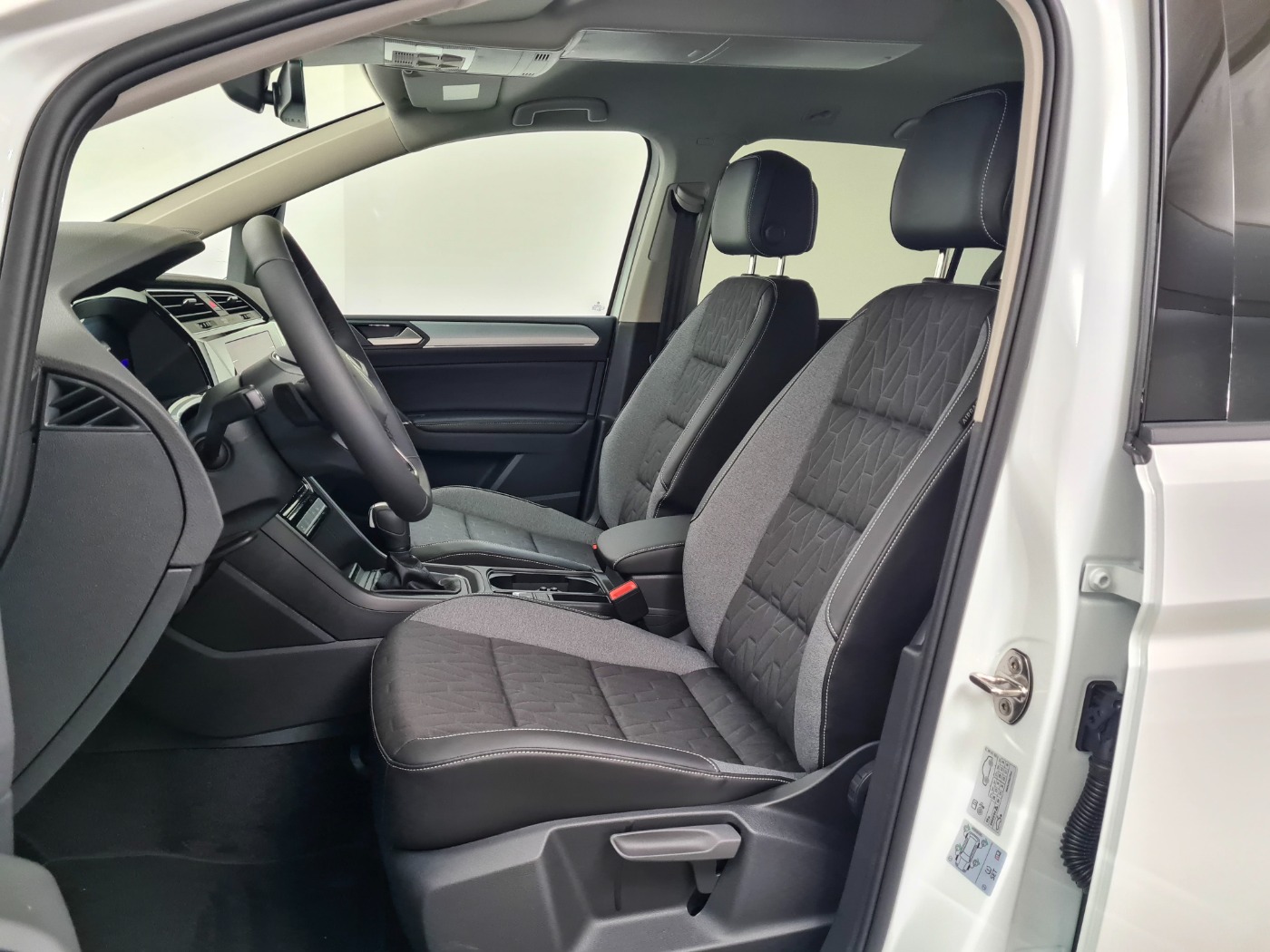 VW TOURAN (11/21)
