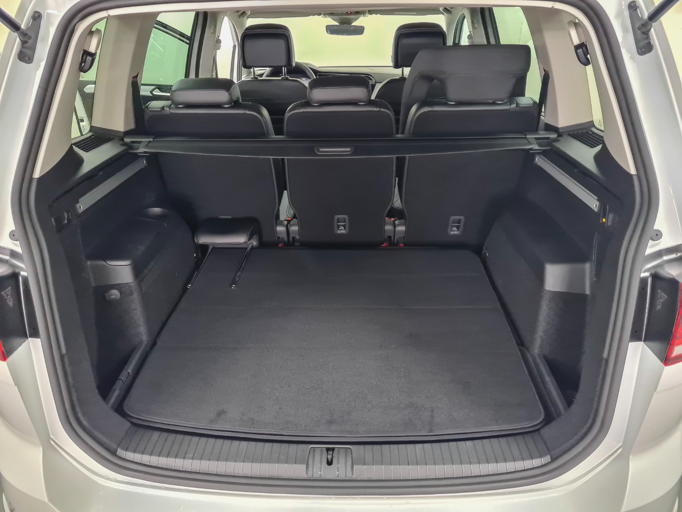 VW TOURAN (13/21)