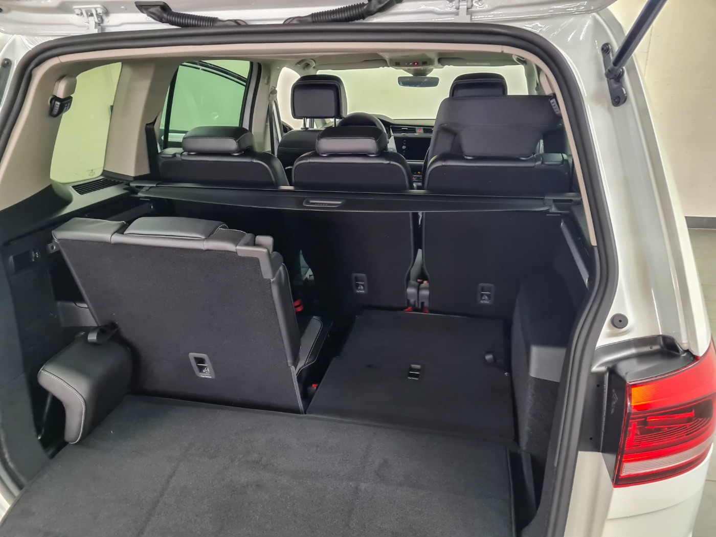 VW TOURAN (14/21)