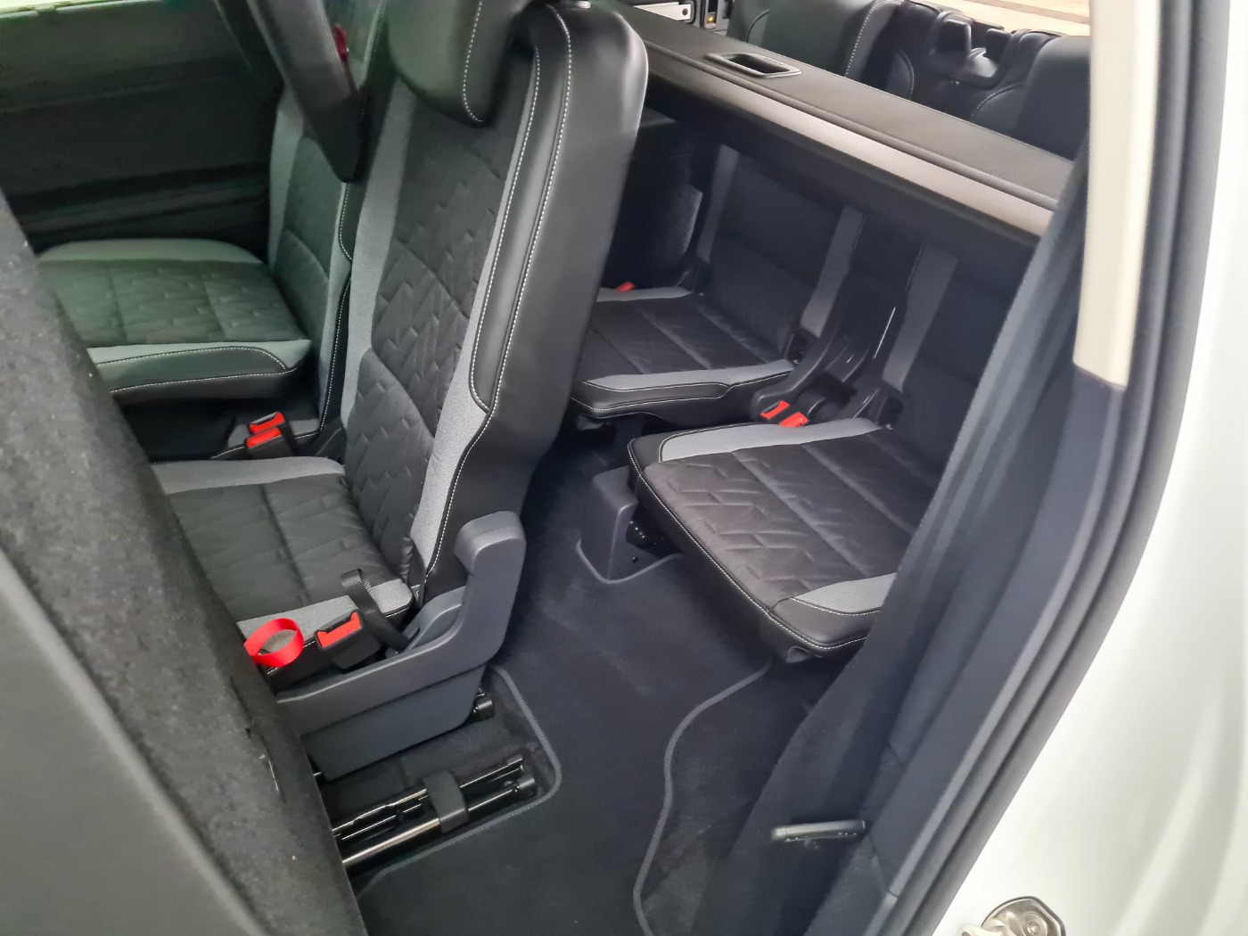 VW TOURAN (15/21)