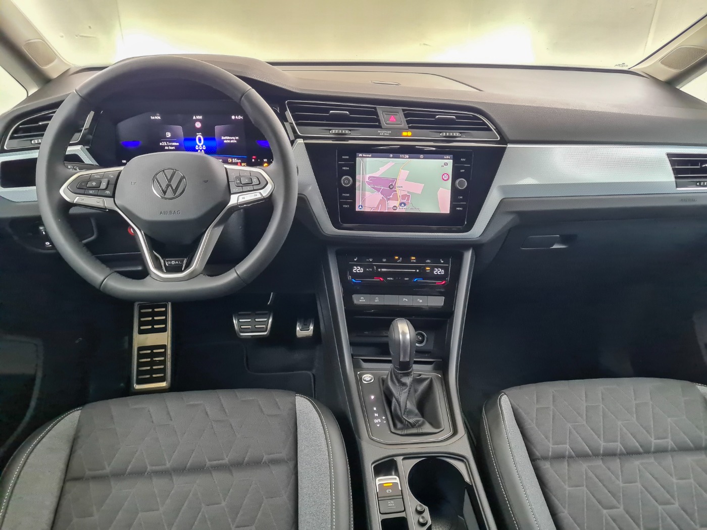 VW TOURAN (16/21)
