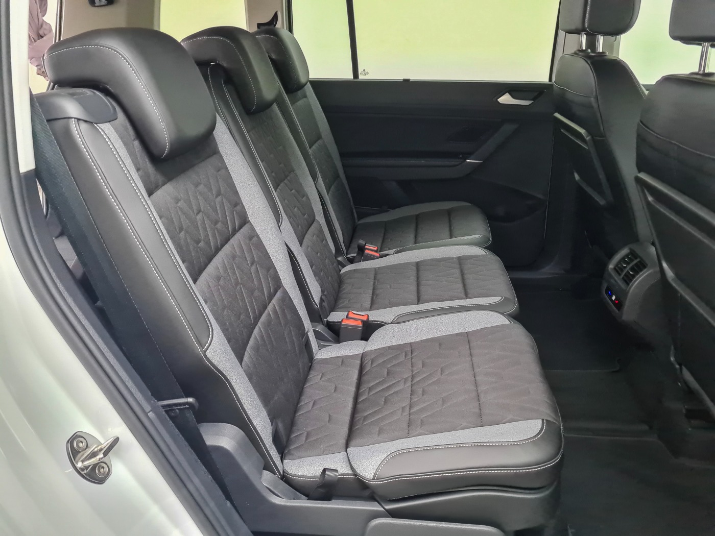 VW TOURAN (19/21)
