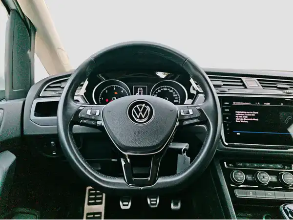 VW TOURAN (11/16)