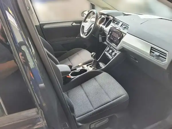 VW TOURAN (3/3)