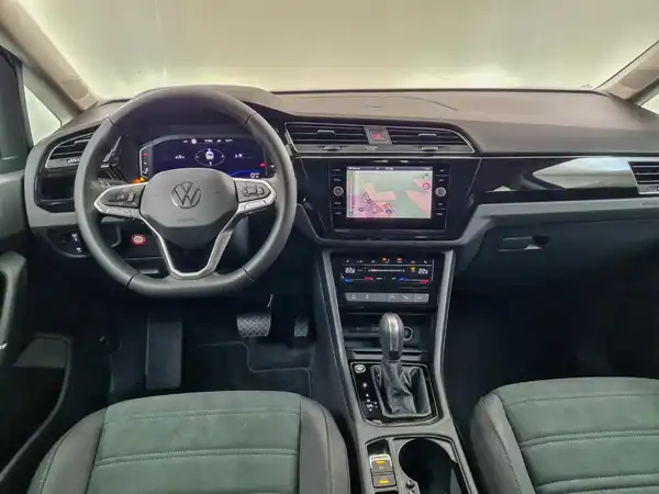 VW TOURAN (13/20)