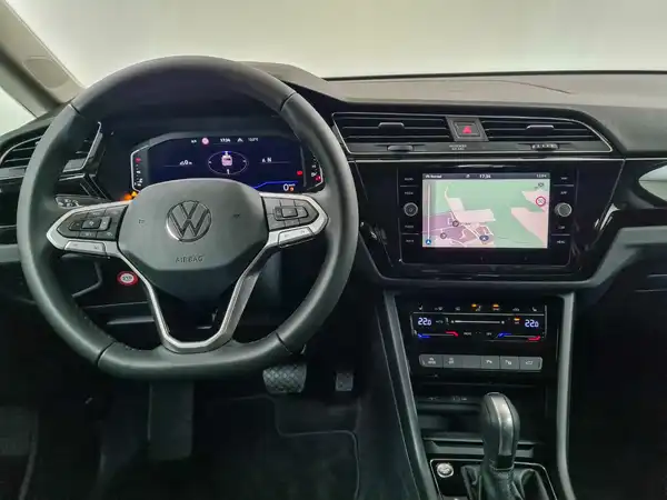 VW TOURAN (14/20)