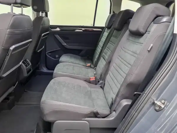 VW TOURAN (9/20)