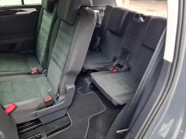 VW TOURAN (10/20)