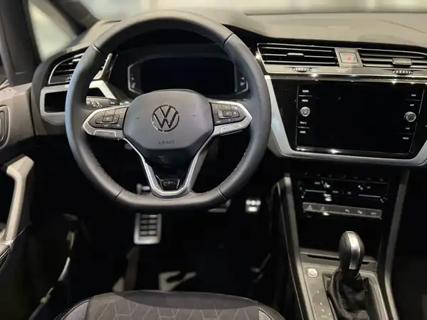 VW TOURAN (10/14)
