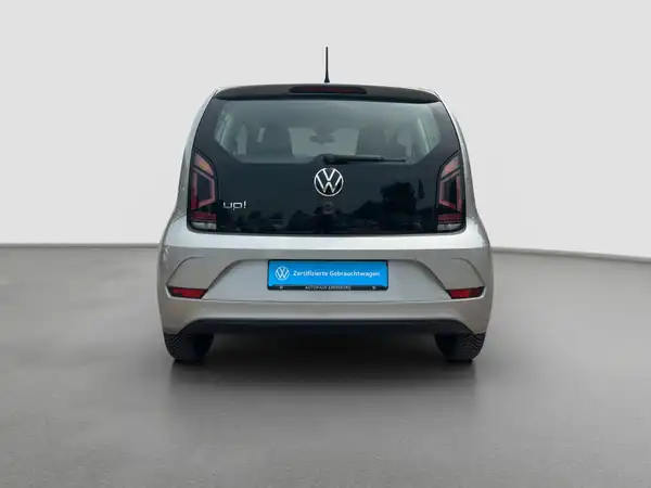 VW UP! (6/16)