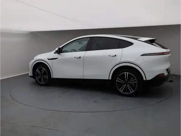 XPENG G6 (4/27)
