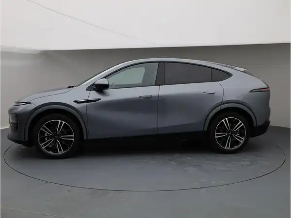 XPENG G6 (3/30)