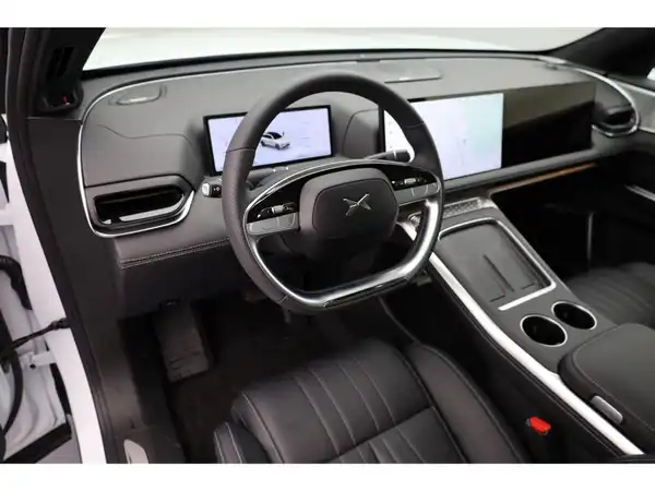 XPENG G9 (14/31)