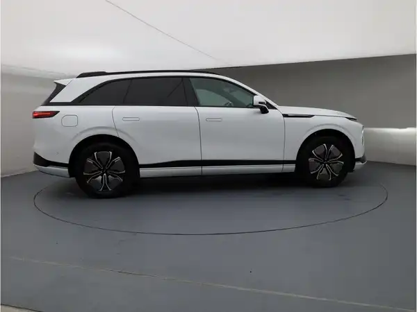 XPENG G9 (7/31)