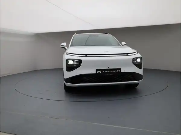 XPENG G9 (9/31)