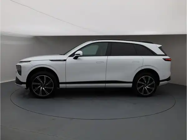 XPENG G9 (3/30)