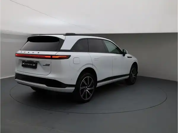 XPENG G9 (6/30)