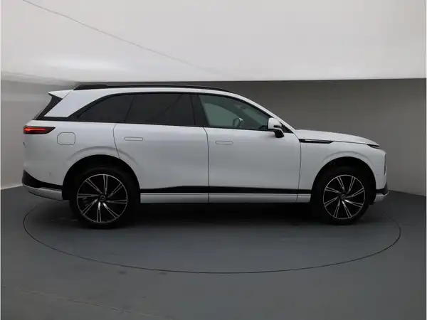 XPENG G9 (7/30)