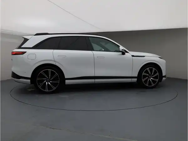 XPENG G9 (6/28)