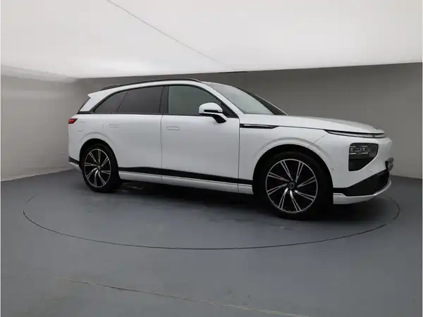 XPENG G9 (7/28)