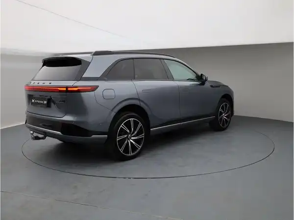 XPENG G9 (6/27)
