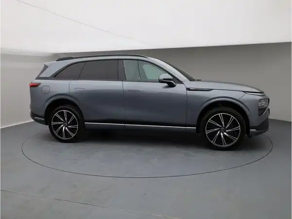 XPENG G9 (7/27)