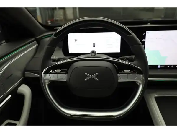 XPENG P7 (15/30)