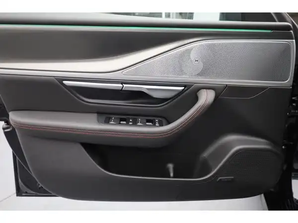 XPENG P7 (9/25)